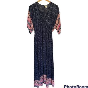 BOHO
MAXI DRESS - V- NECK - SMALL